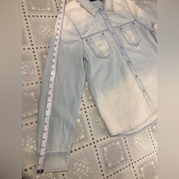 Dkny Women's Blue Button Down Shirt with Gradient Effect NWT - Picture 10 of 12